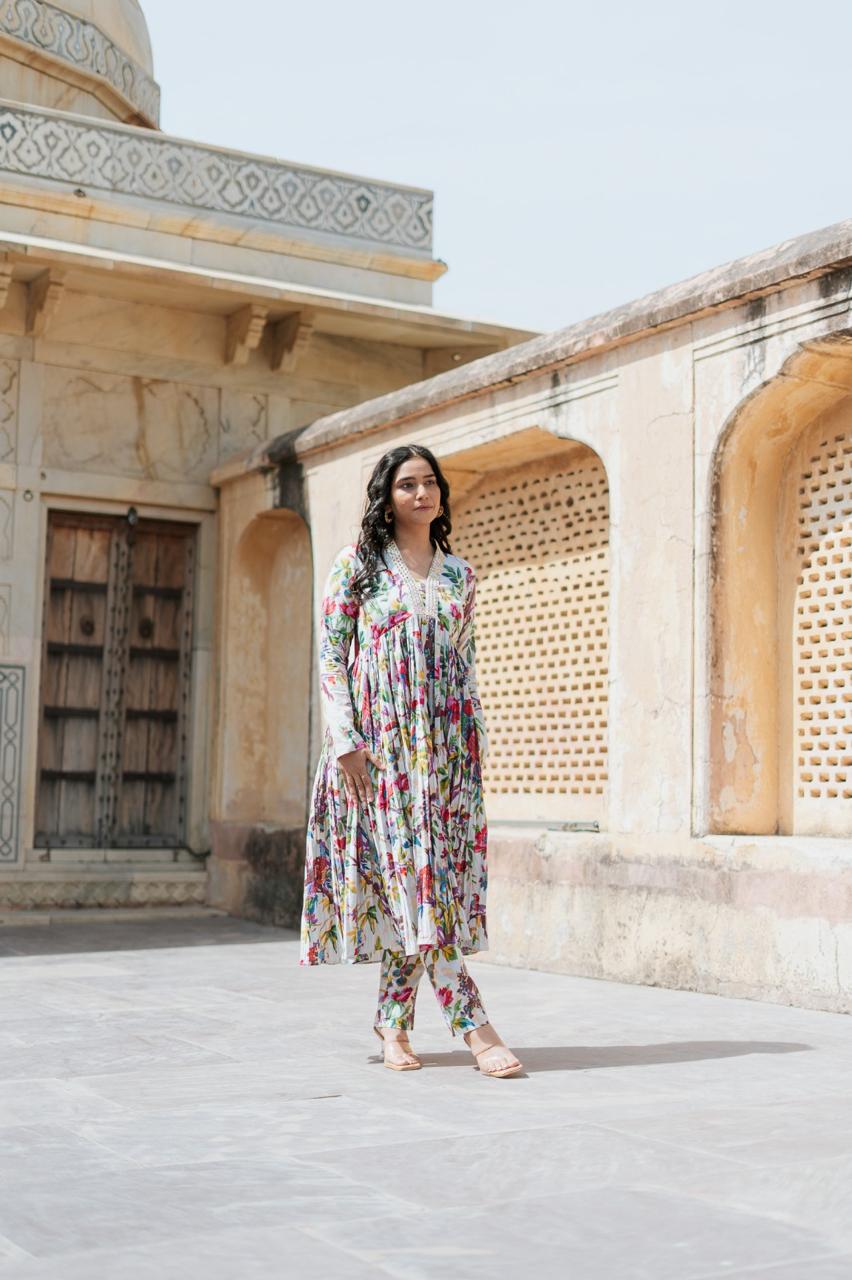 Stylish Floral naira pattern Kurta & Pant